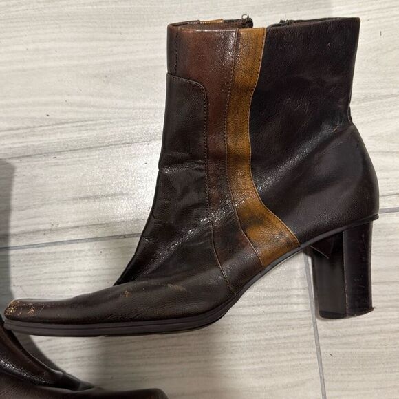 Liz Claiborne Women’s Faux Leather Brown Ankle boots Size 7.5 - Picture 3 of 6